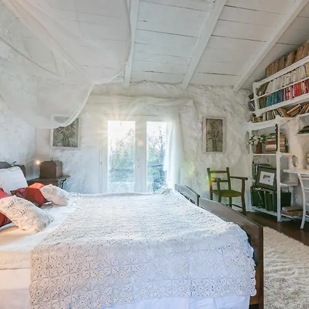 Rustic Art House Krk *
