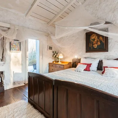 Rustic Art House Krk